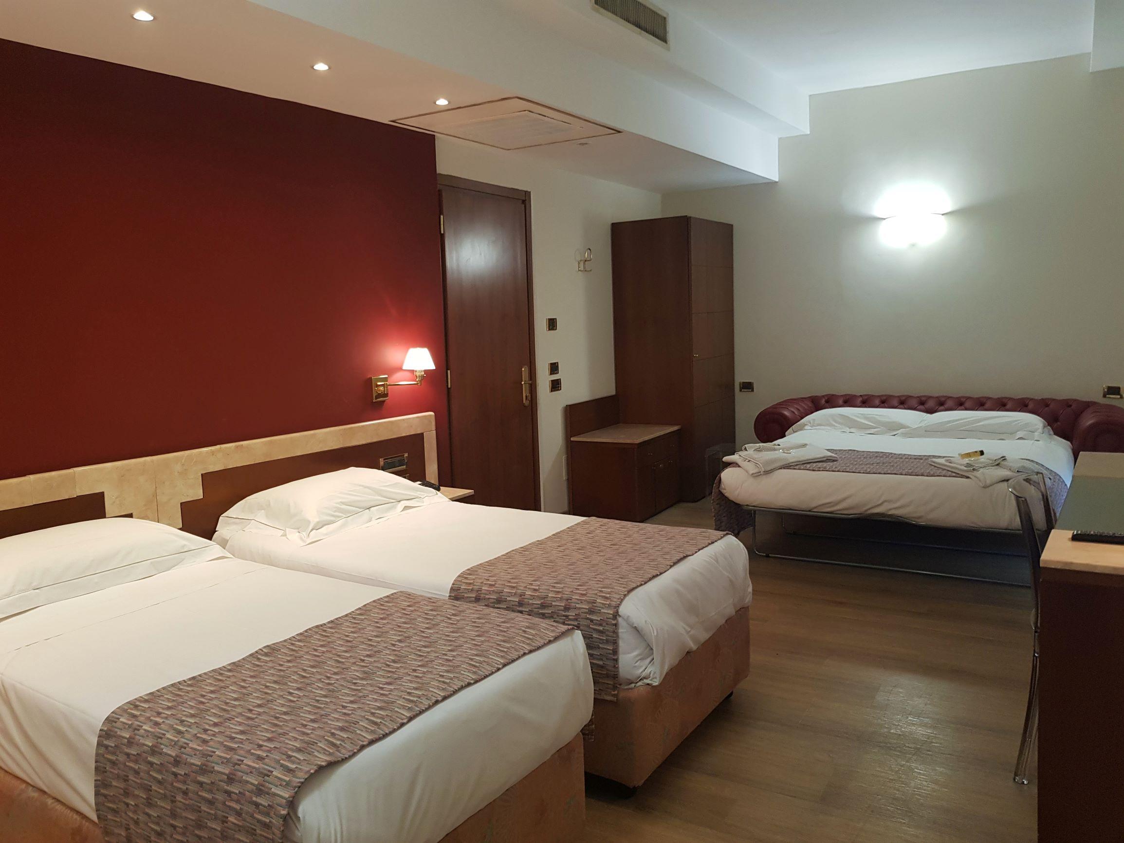 Astra Hotel Ferrara Kültér fotó
