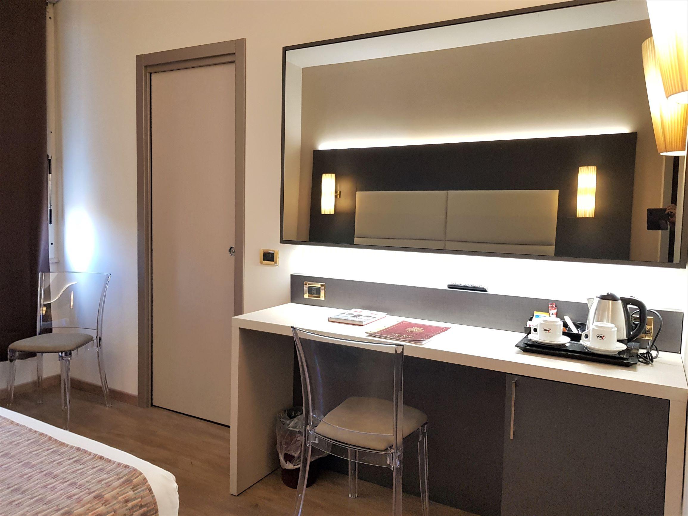 Astra Hotel Ferrara Kültér fotó