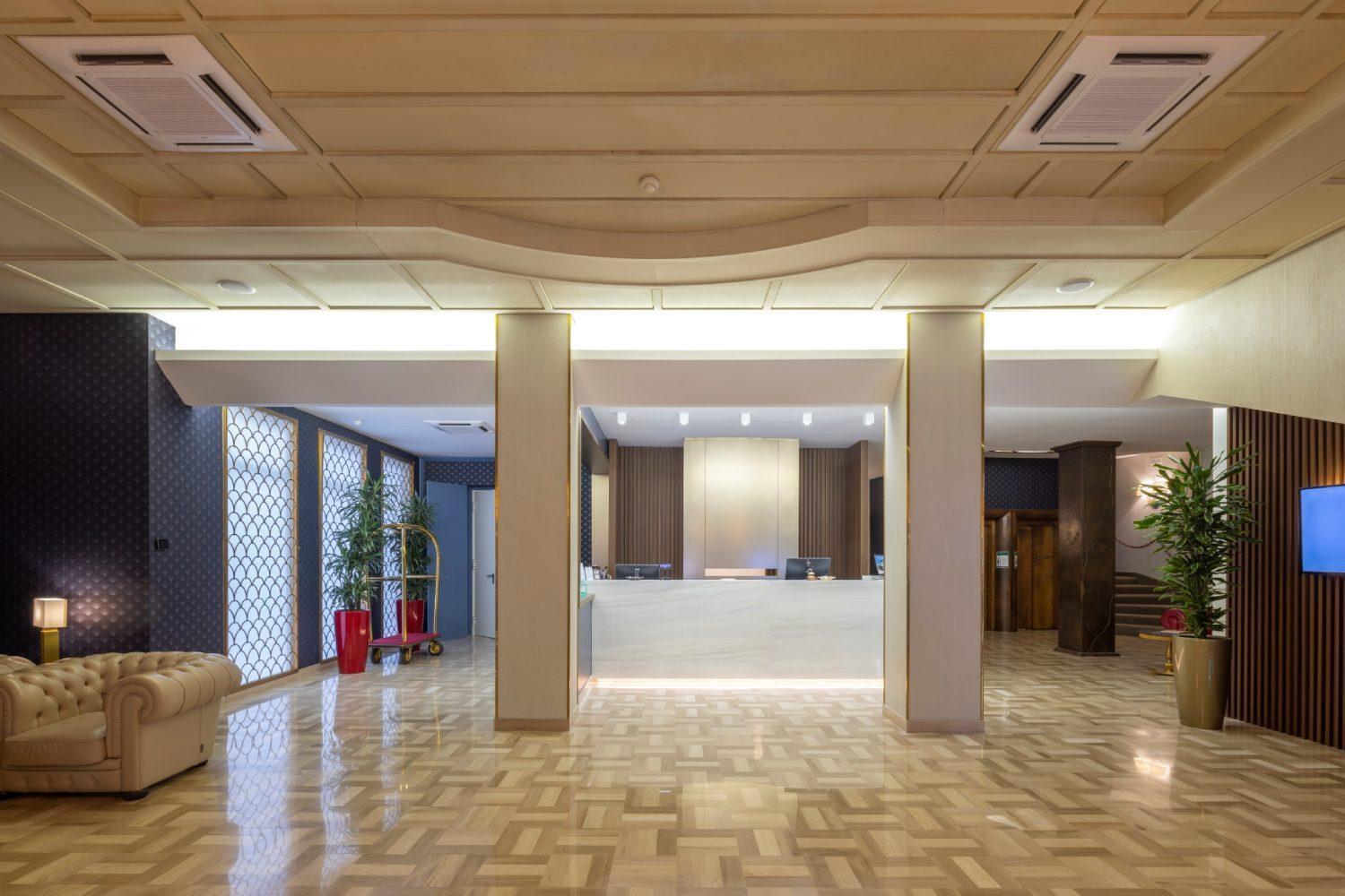 Astra Hotel Ferrara Kültér fotó